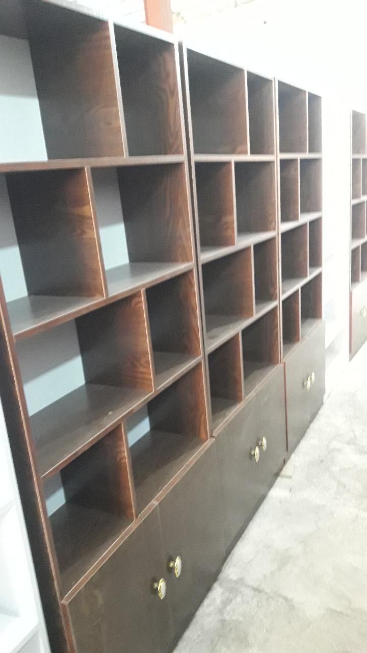 کتابخانه زنبوری|کتابخانه، شلف، قفسه‌های دیواری|قم, امامزاده ابراهیم|دیوار