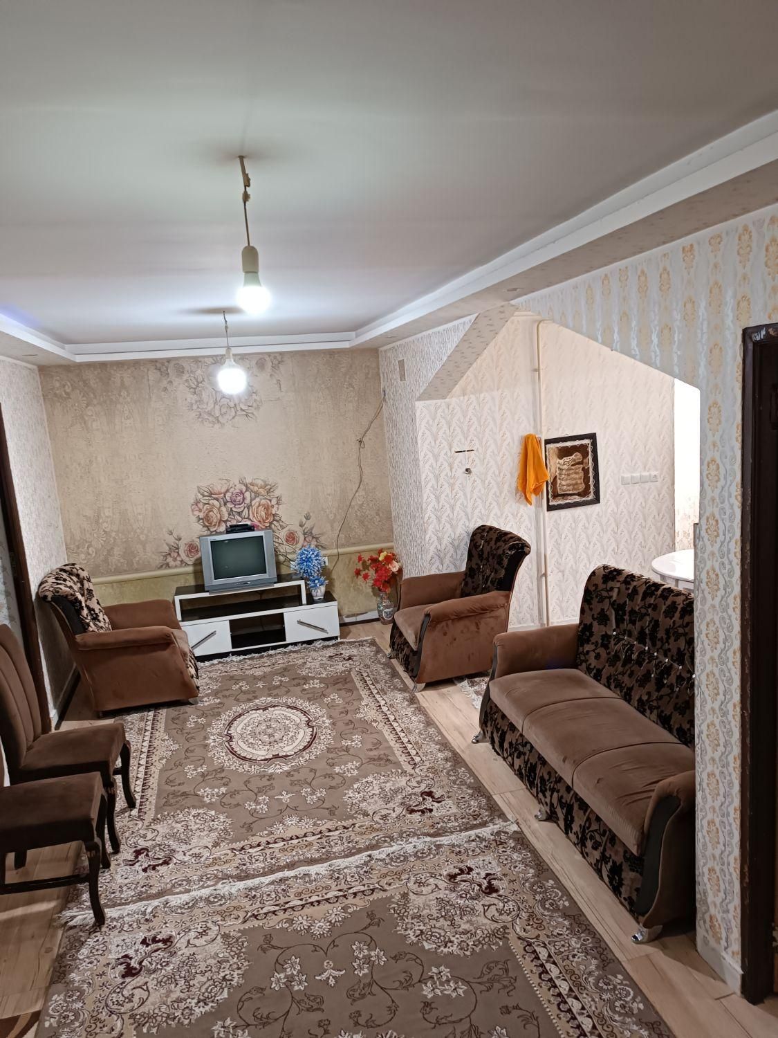 آپارتمان تمیز و دربست ومستقل.کد ۵|اجارهٔ کوتاه‌مدت آپارتمان و سوئیت|لاهیجان, کوی خزر|دیوار