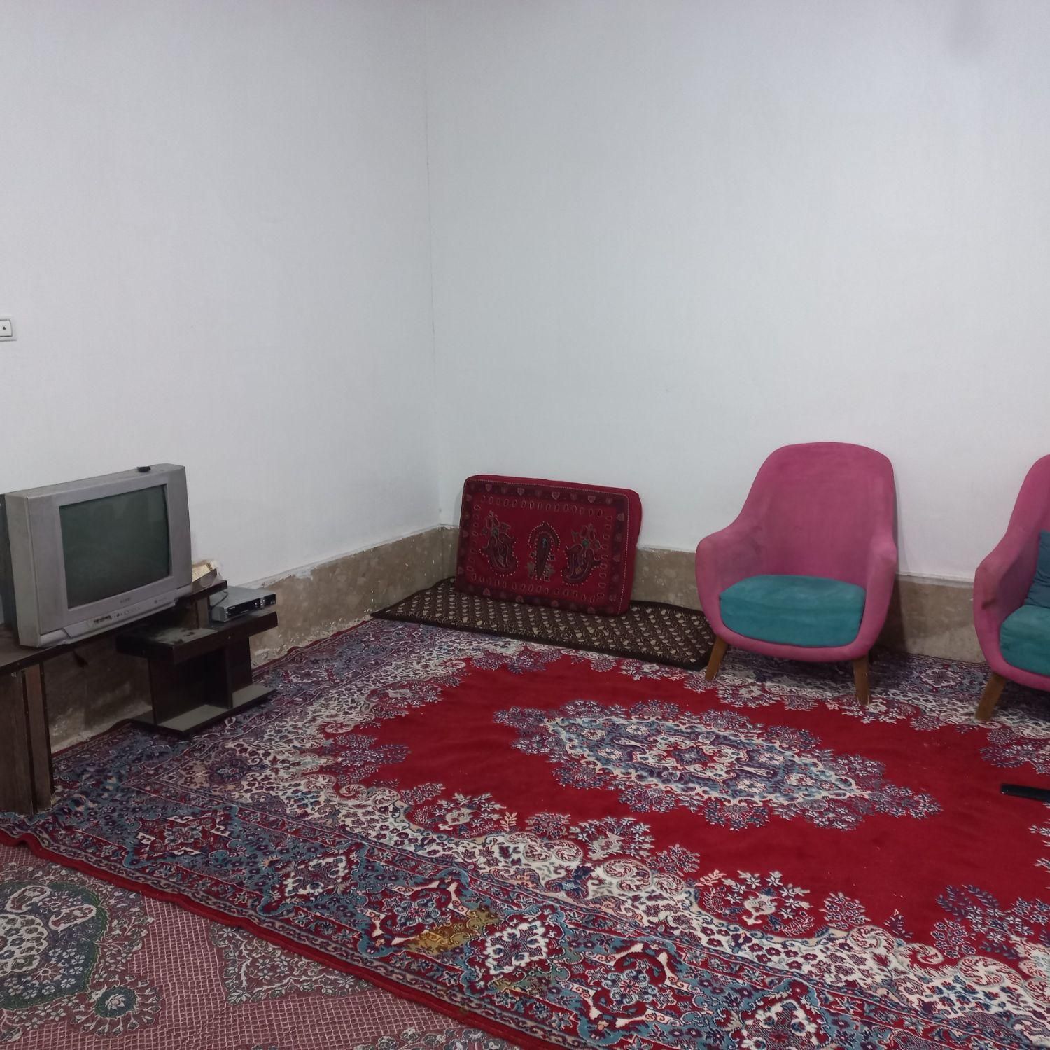 سوئیت مناسب اجاره روزانه|اجارهٔ کوتاه‌مدت آپارتمان و سوئیت|سیرجان, |دیوار