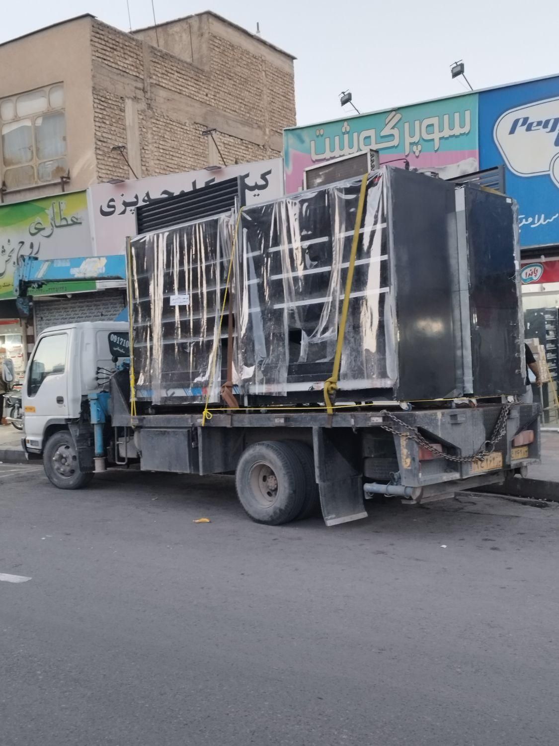 جرثقیل و بالابر درخدمات|خدمات حمل و نقل|شیراز, شهرک والفجر|دیوار
