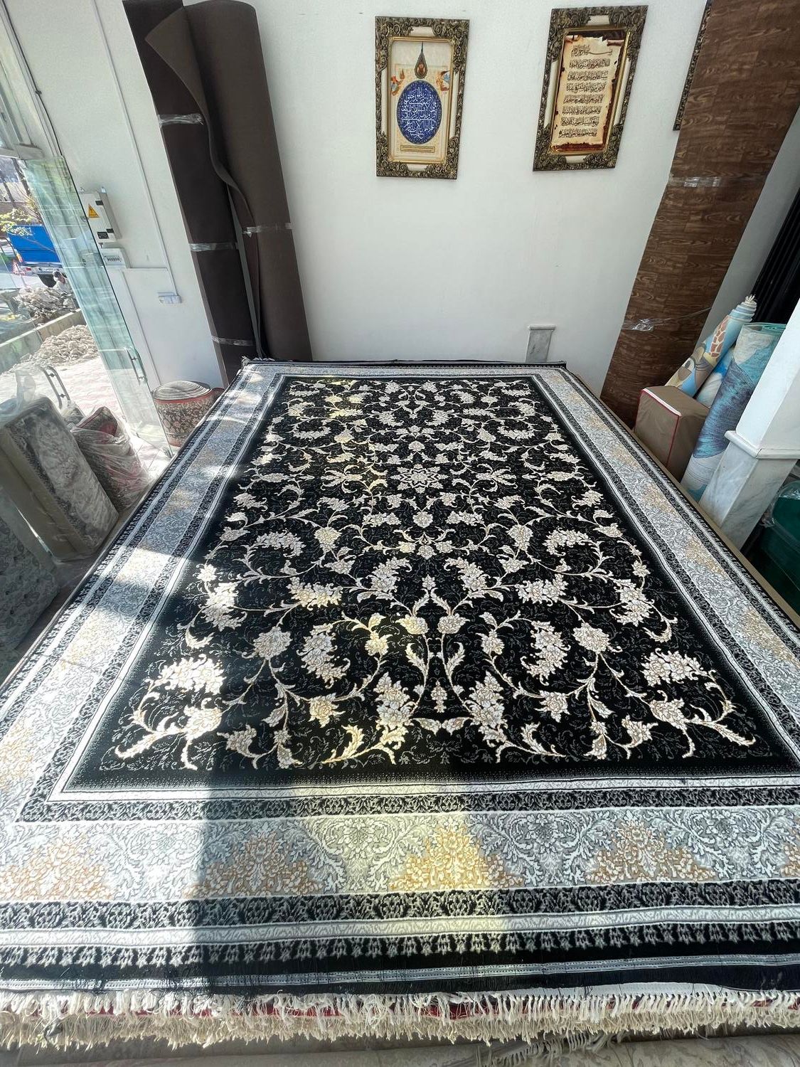 فرش طلاکوب بین مطهری ۱۳ و ۱۵ فرش دیبا|فرش|بیرجند, |دیوار