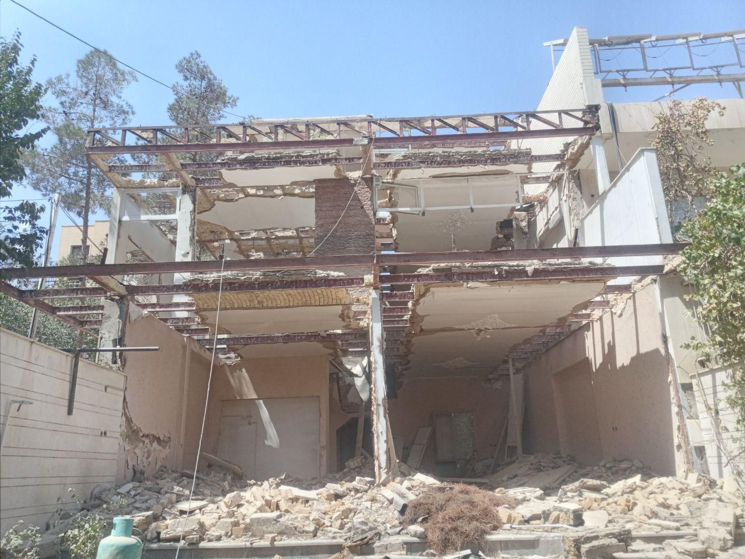 تخریب وخاکبرداری واجرای سازه نگهبان|خدمات پیشه و مهارت|اصفهان, مرداویج|دیوار