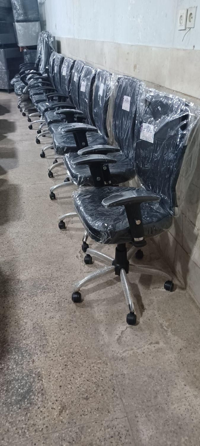 Second hand office online chair price