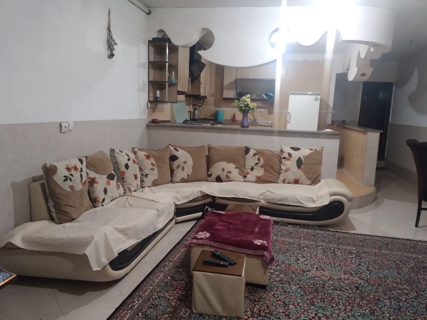 مبله باپارکینگ بلواراصلی ماهانه هفتگ روزانه یکخواب|اجارهٔ کوتاه‌مدت آپارتمان و سوئیت|سیرجان, |دیوار