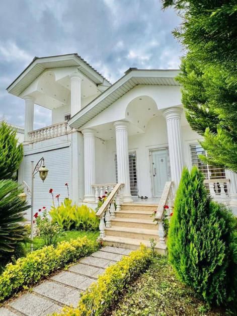 ویلانیم پیلوت جنگلی/مبله کامل/مدارک قابل استعلام|فروش خانه و ویلا|نور, |دیوار