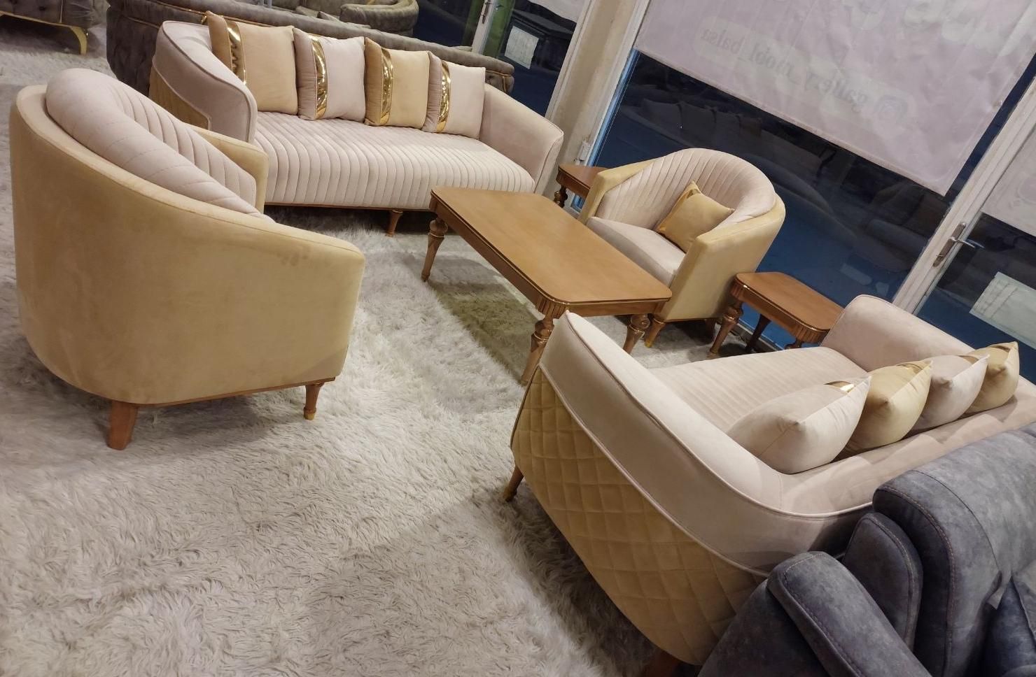 مُبل راحتی کرم رنگ/بدون پیش پرداخت/دم قسط|مبلمان خانگی و میز عسلی|همدان, |دیوار