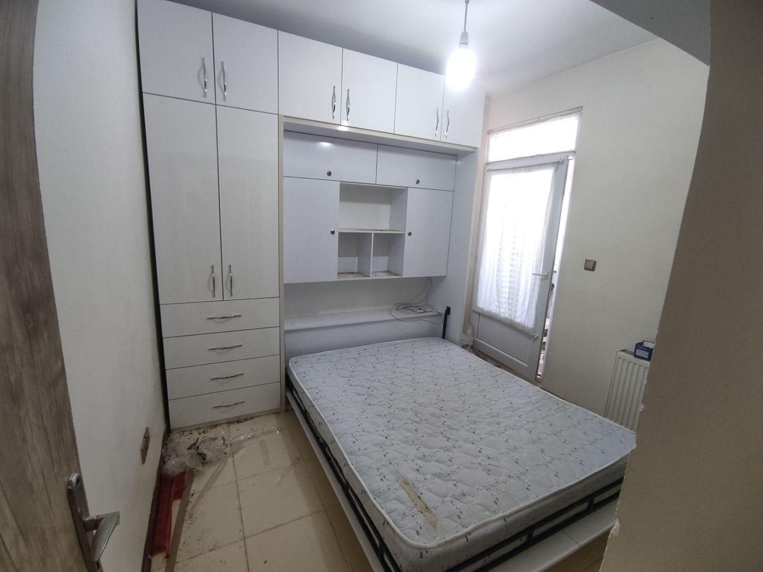 تخت کمجا با ورق های گلاس|تخت و سرویس خواب|یزد, |دیوار