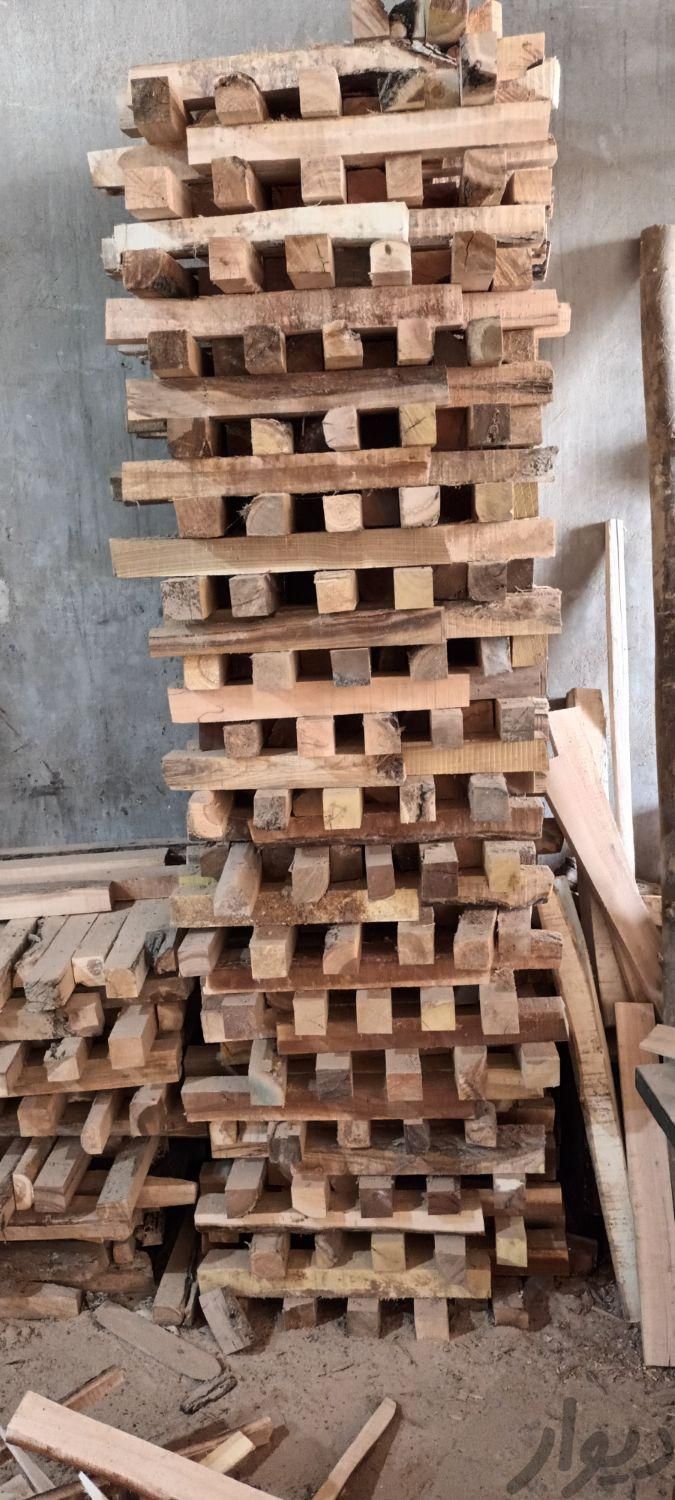 صندوق چوبی . پالت. چهار تراش چوب گردو