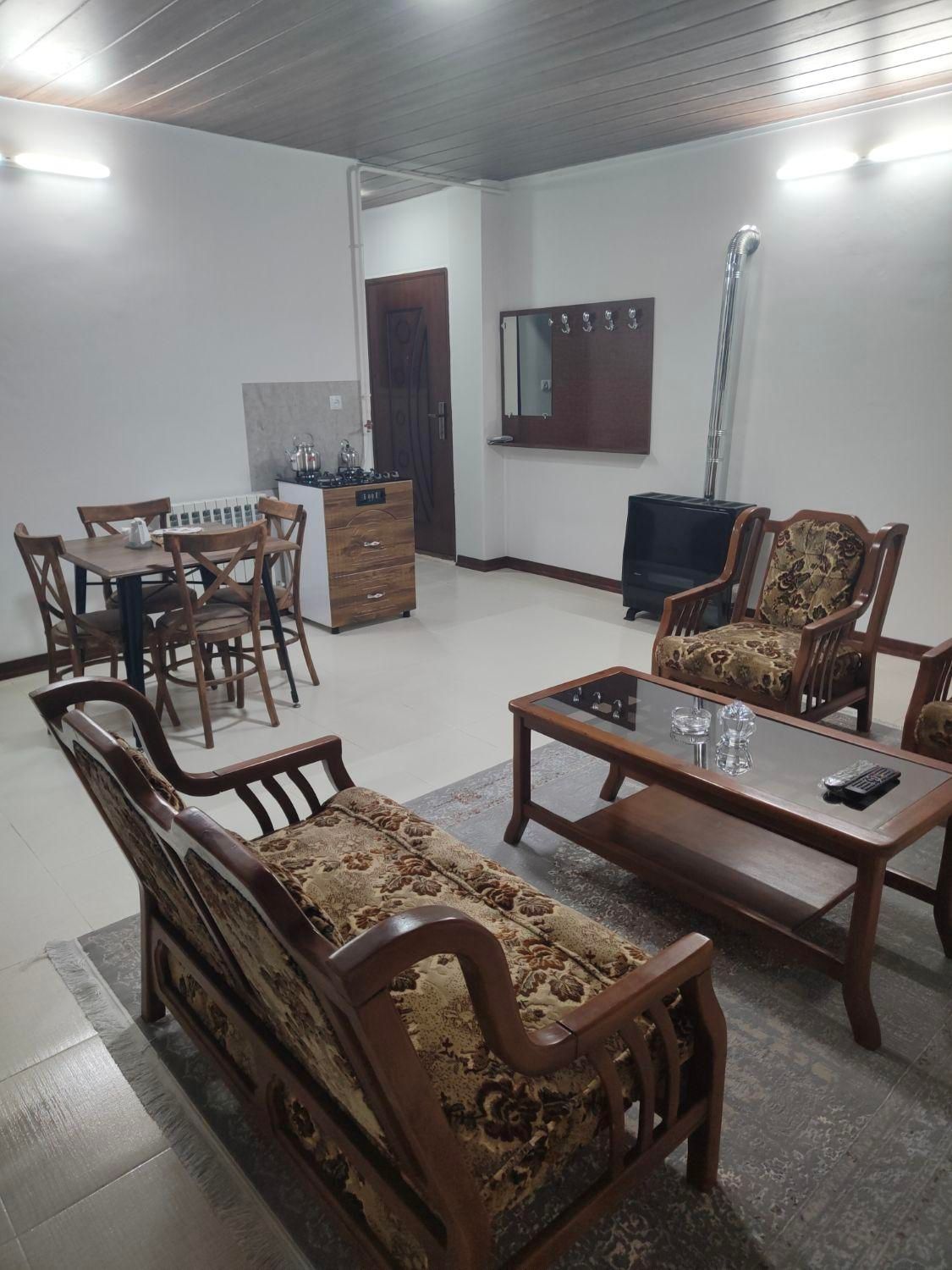 اجاره سوییت یک اتاق خوابه داخل مجتمع|اجارهٔ کوتاه‌مدت آپارتمان و سوئیت|املش, |دیوار