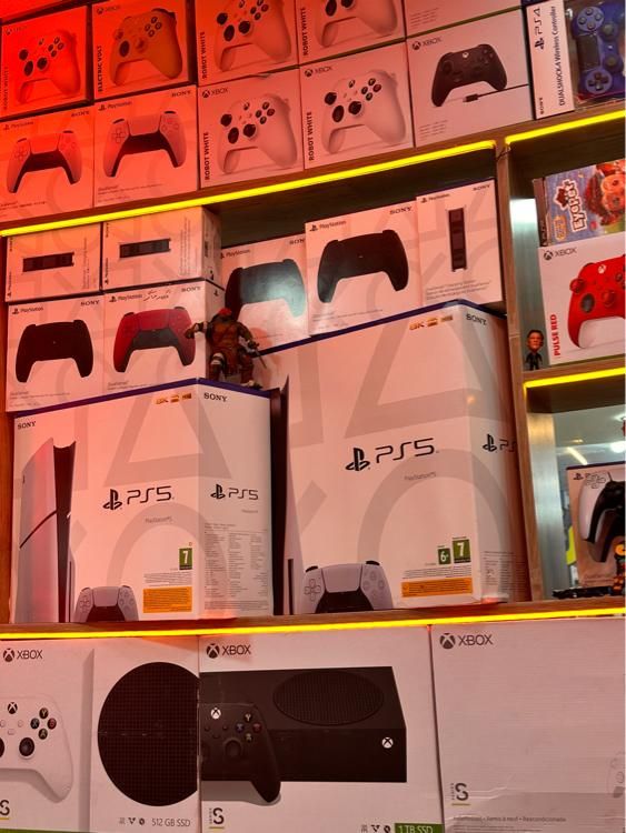 ps5 Slim پی اس فایو اسلیم|کنسول، بازی ویدئویی و آنلاین|قم, چهار مردان|دیوار