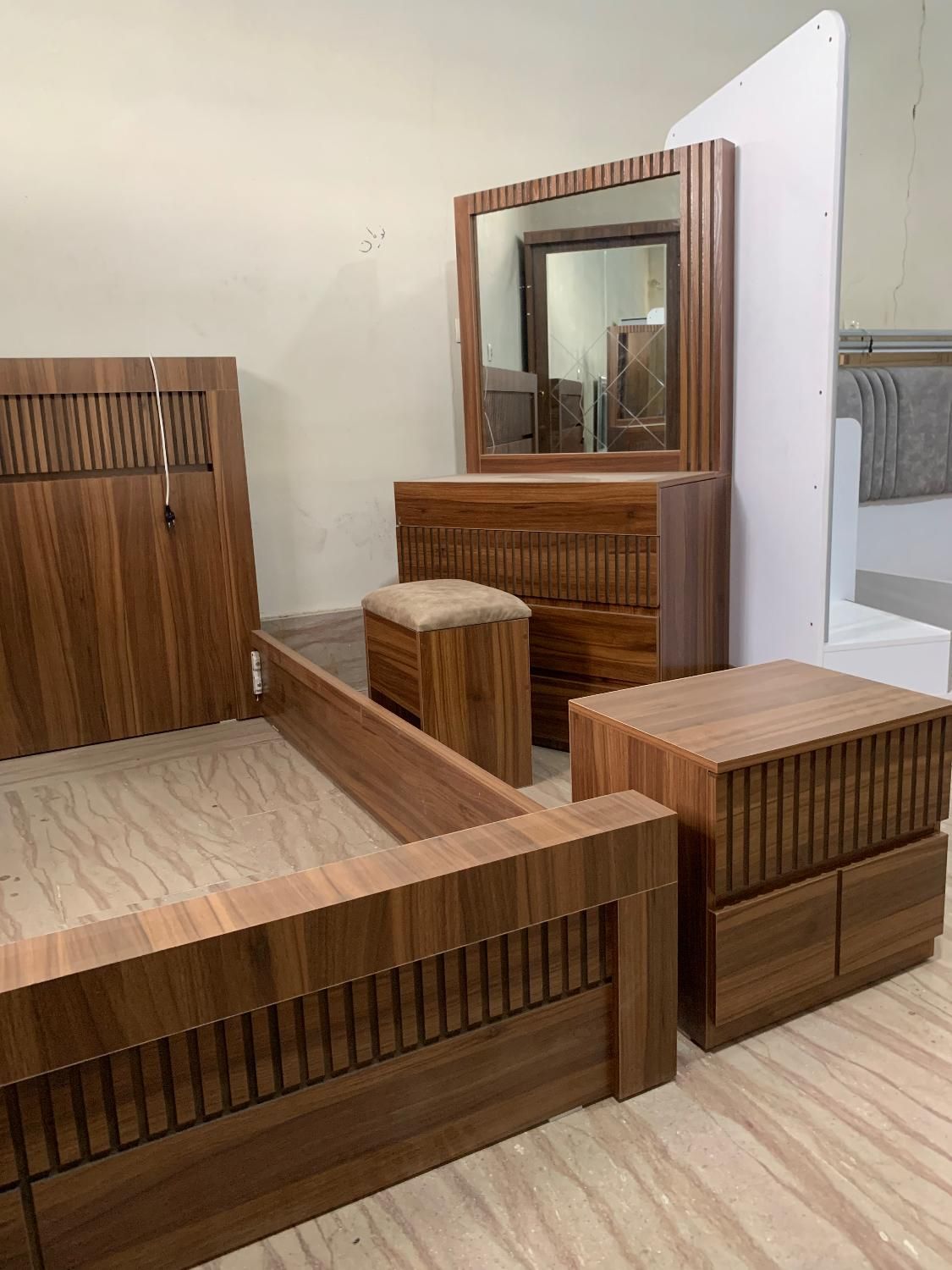 سرویسخواب میلان بااقساط مستقیم ازکارخانه|تخت و سرویس خواب|ارومیه, |دیوار