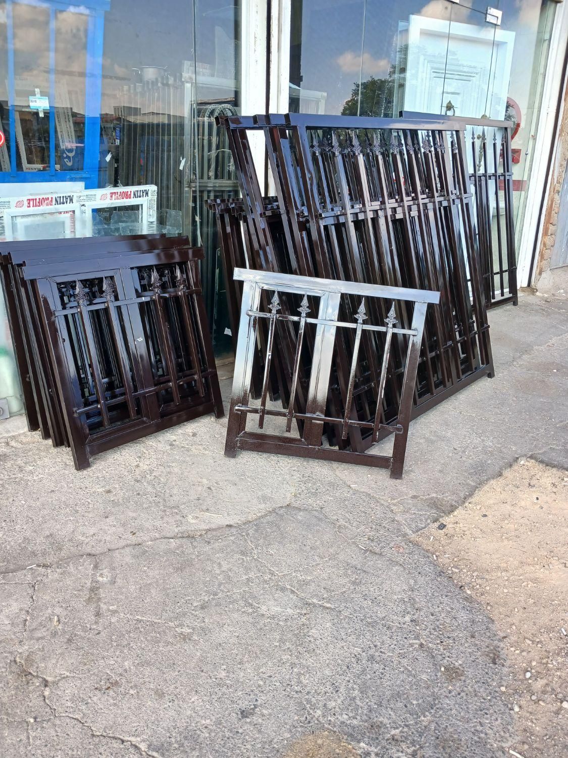 درب پنجره آهنی نرده خم انباری آسانسور|مصالح و تجهیزات ساختمان|تبریز, |دیوار