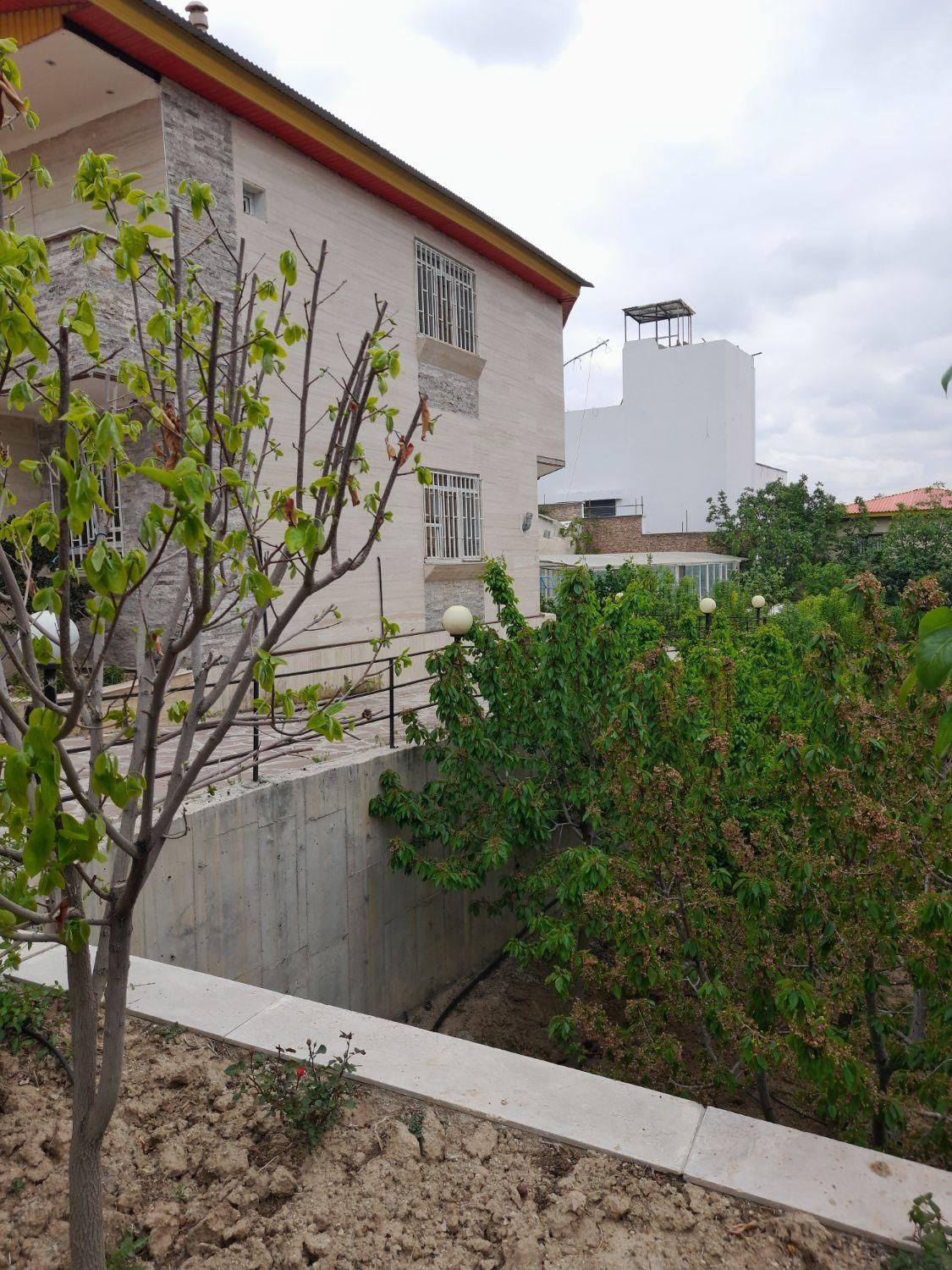 رودهن گلاهک ۱۵۰۰ متر باغ ویلا با ۲۲۰ متر بنا|فروش خانه و ویلا|رودهن, |دیوار