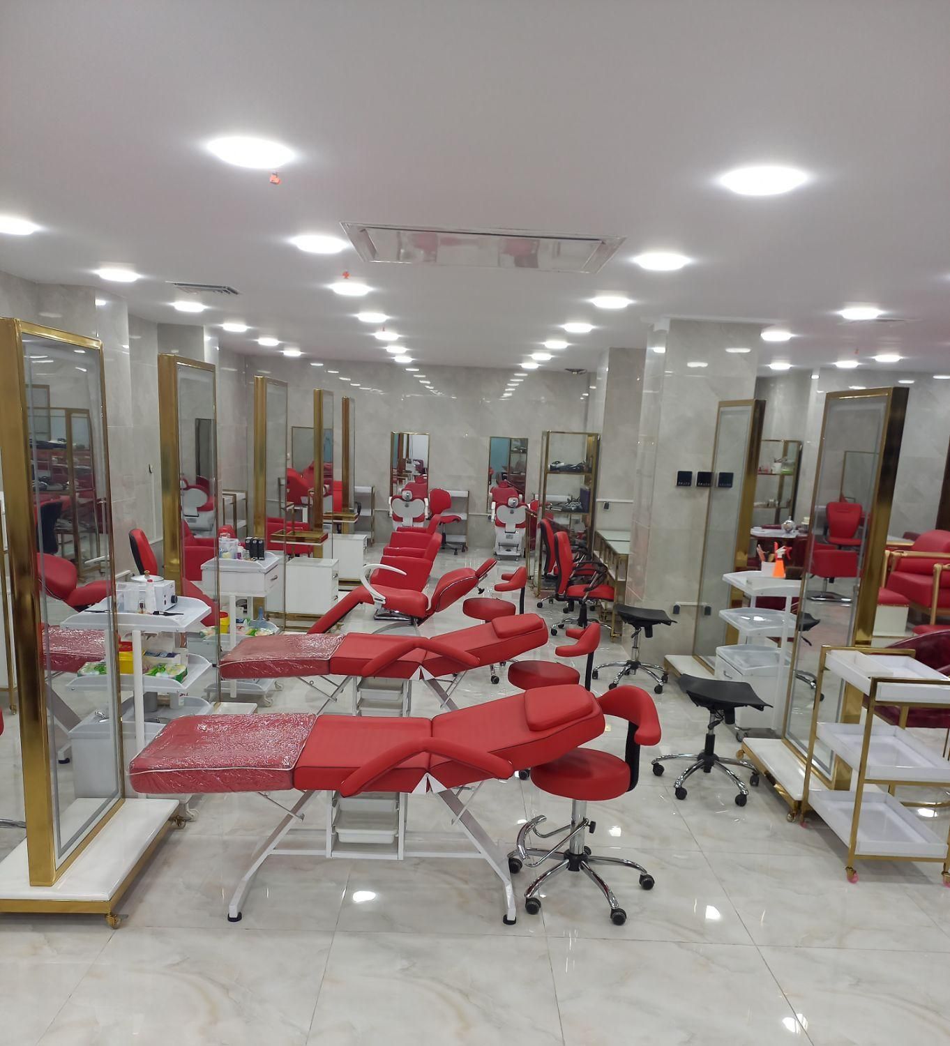 آرایشگری زنانه|استخدام درمانی، زیبایی، بهداشتی|اسلامشهر, باغ فیض|دیوار