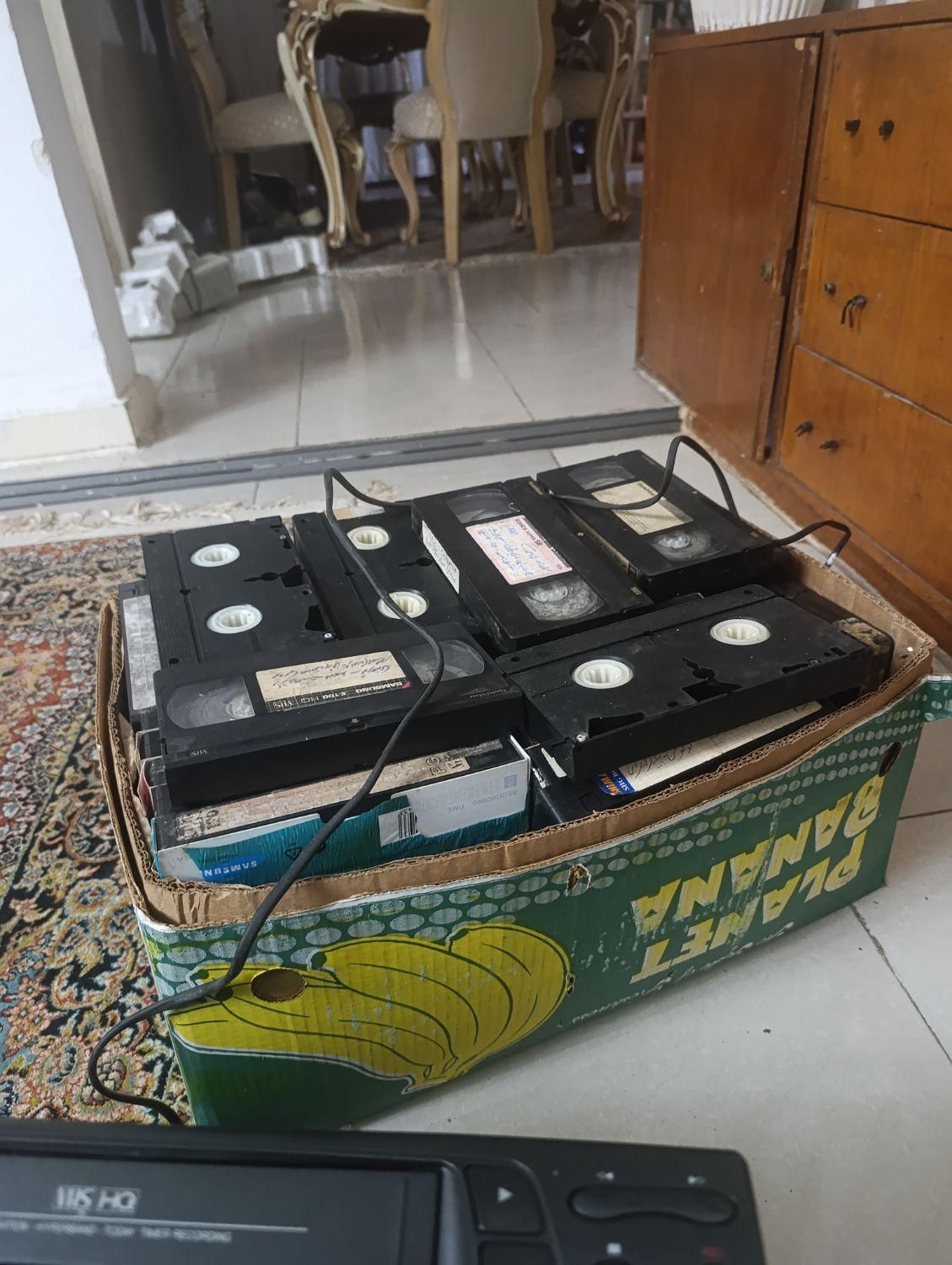 ویدیو همراه تعدادی فیلم|پخش‌کننده DVD و ویدیو|تهران, طرشت|دیوار
