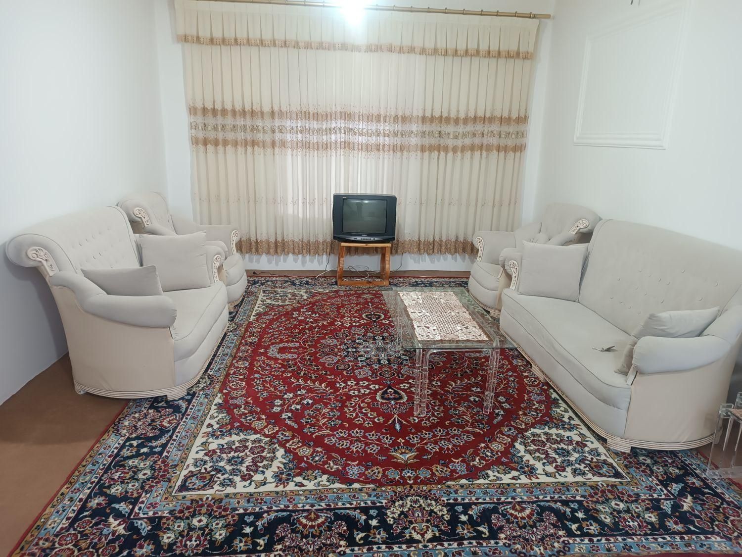 سویت یک طبقه دربست مرکز شهر پارکینگ دار|اجارهٔ کوتاه‌مدت آپارتمان و سوئیت|سنندج, |دیوار