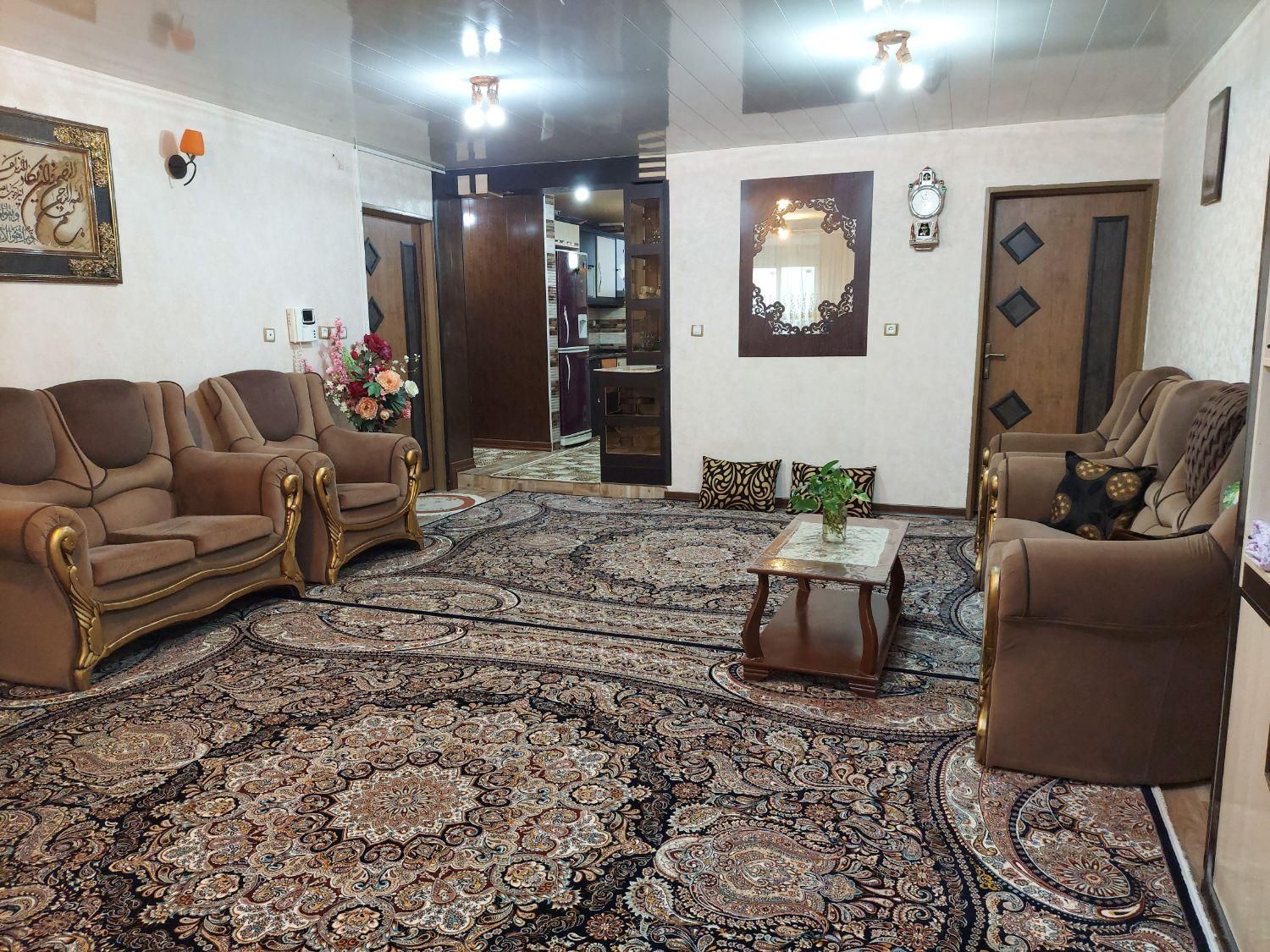 سوییت با تراس بزرگ مبله شیک وبسیارتمیز در سمیرم|اجارهٔ کوتاه‌مدت آپارتمان و سوئیت|سمیرم, |دیوار