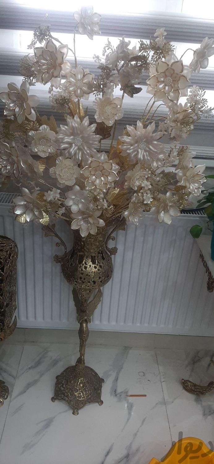 گلدان وگل برنزی وسطل وجا دستمال کاغذی|گل مصنوعی|ملایر, |دیوار
