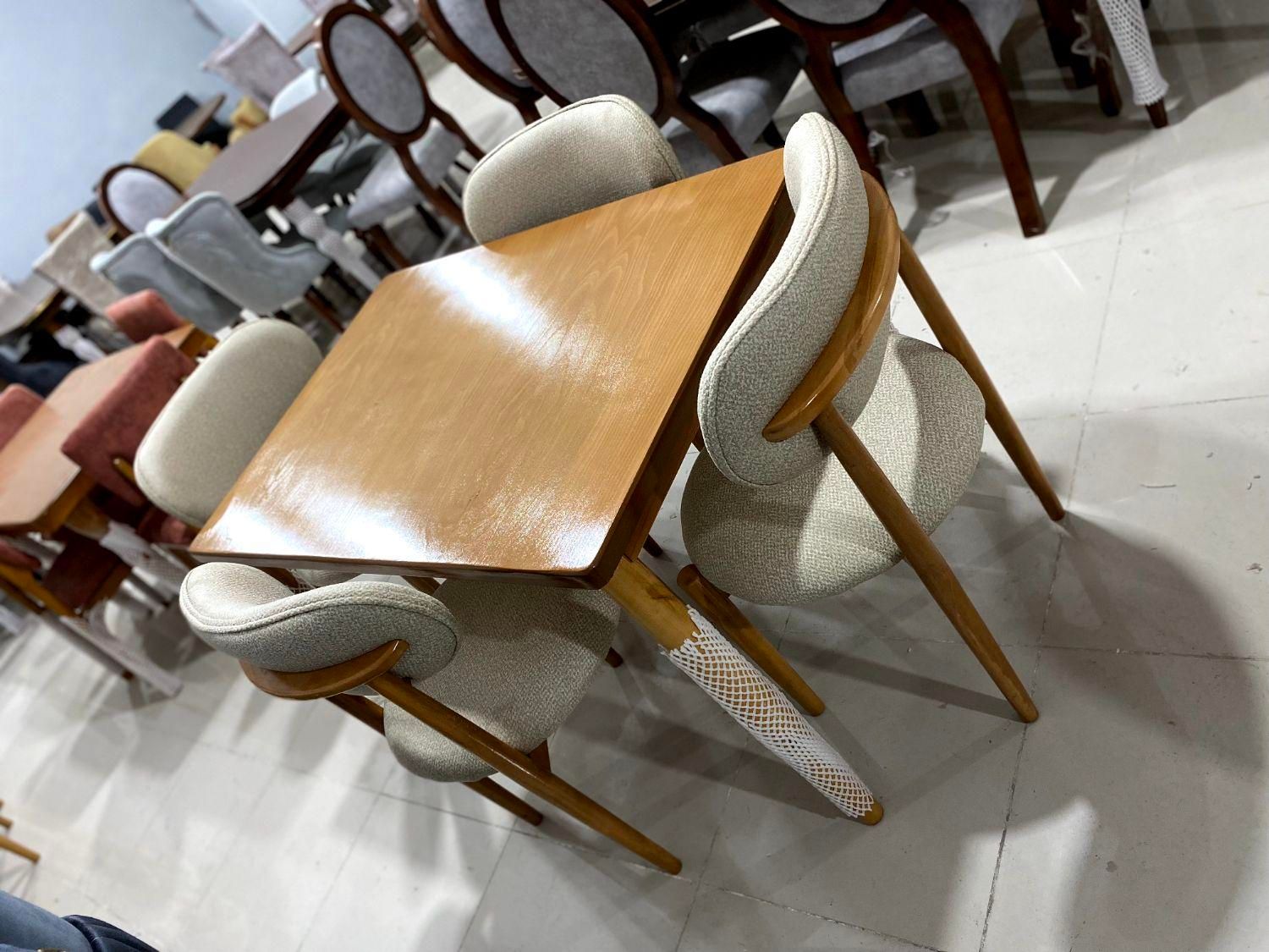 ناهار خوری ایفل جدید|میز و صندلی غذاخوری|قشم, |دیوار