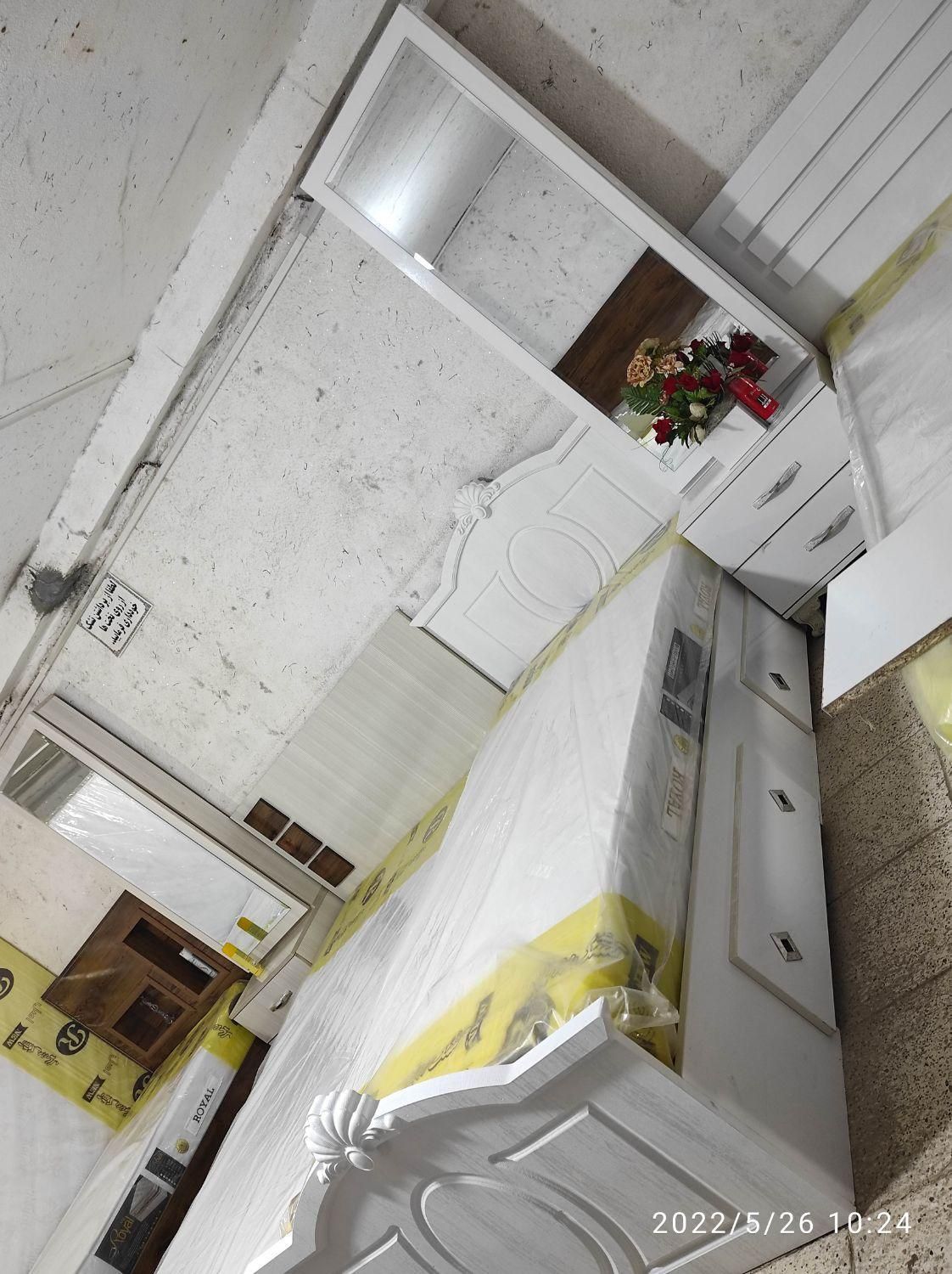 تخت خواب کمد دار کشو نفره خوشخواب یک و نیم کفی دو|تخت و سرویس خواب|مشهد, خواجه ربیع|دیوار