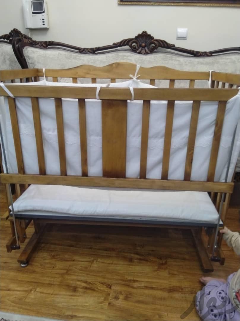 تخت گهواره ایی نوزاد|تخت و صندلی بچه|تهران, تهران‌سر|دیوار