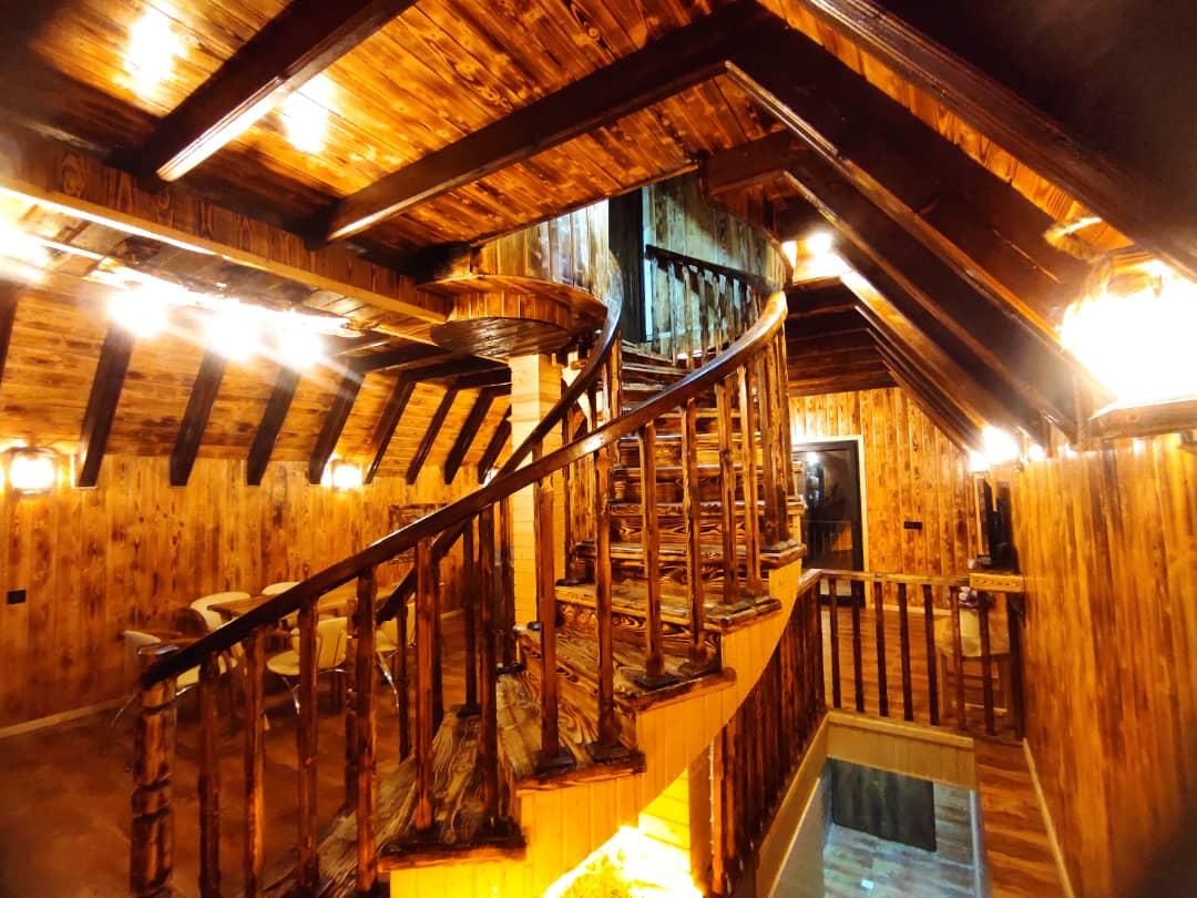 کلبه چوبی سویسی استخردار رامسر|اجارهٔ کوتاهمدت ویلا و باغ|رامسر, |دیوار