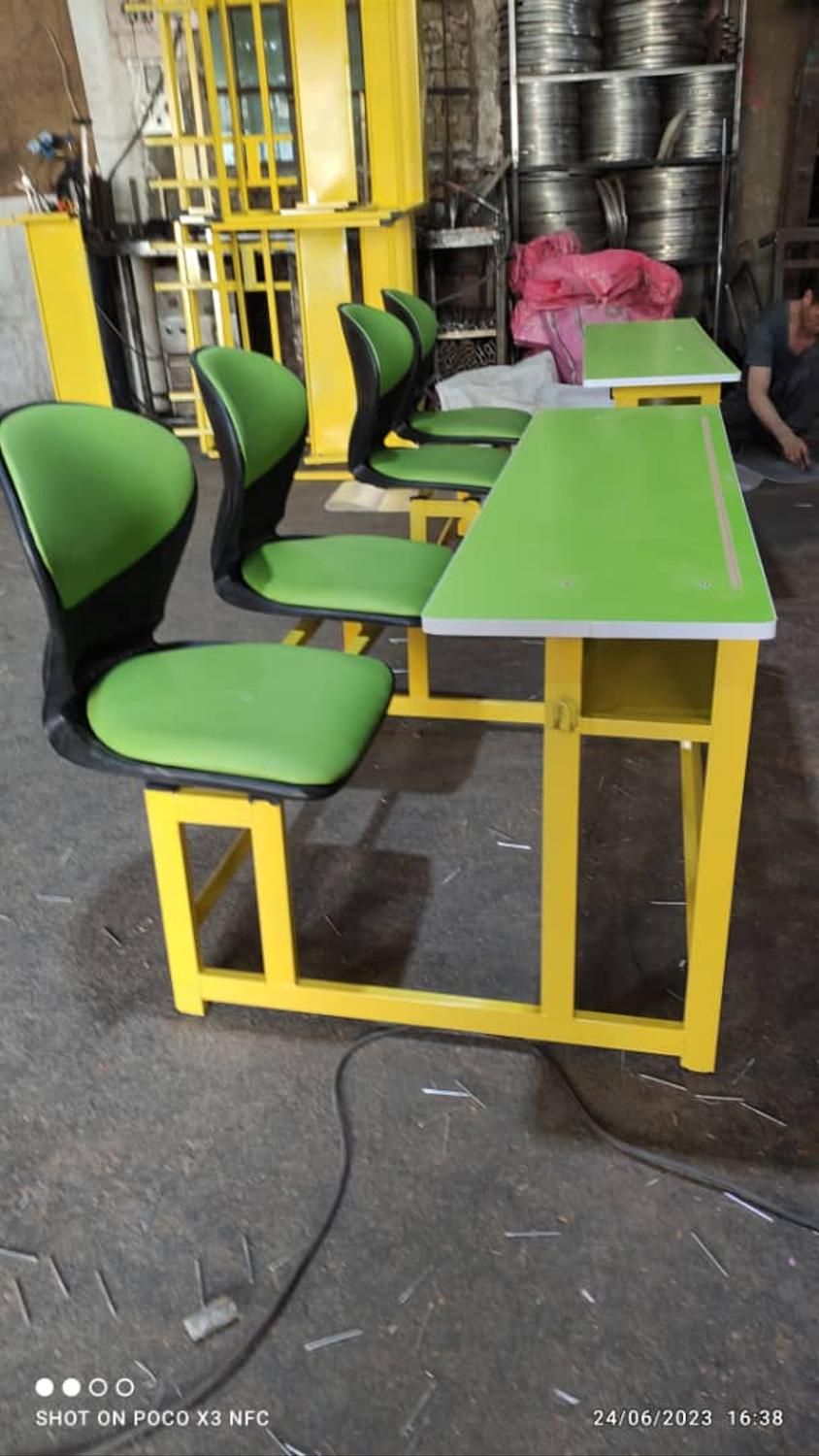 نیمکت مدرسه  پیش دبستانی|صندلی و نیمکت|کرج, مهرویلا جنوبی|دیوار