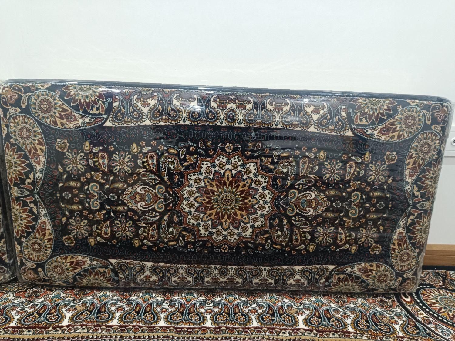 پشتی طرح ترمه زمینه سرمه ای|پشتی|همدان, |دیوار