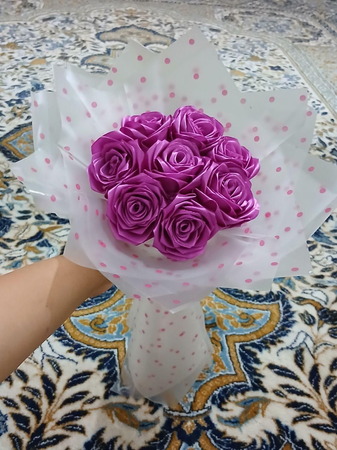 دسته گل 8 شاخه زیبا|گل مصنوعی|الیگودرز, |دیوار