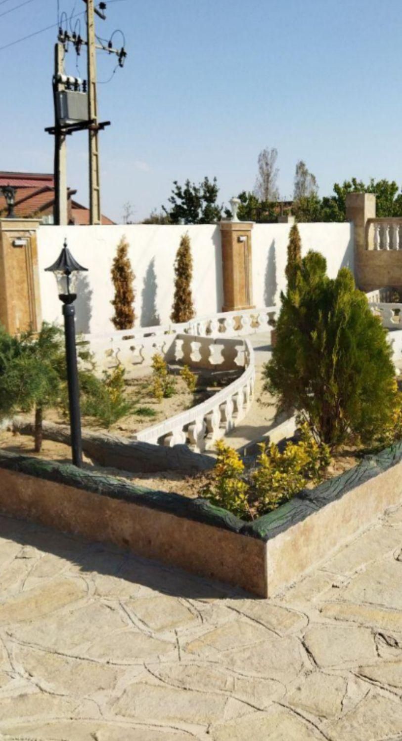 (سیمانکاری سیمان کاری باغ ویلااجرایه باربیکومحوطه)|خدمات پیشه و مهارت|ارومیه, |دیوار