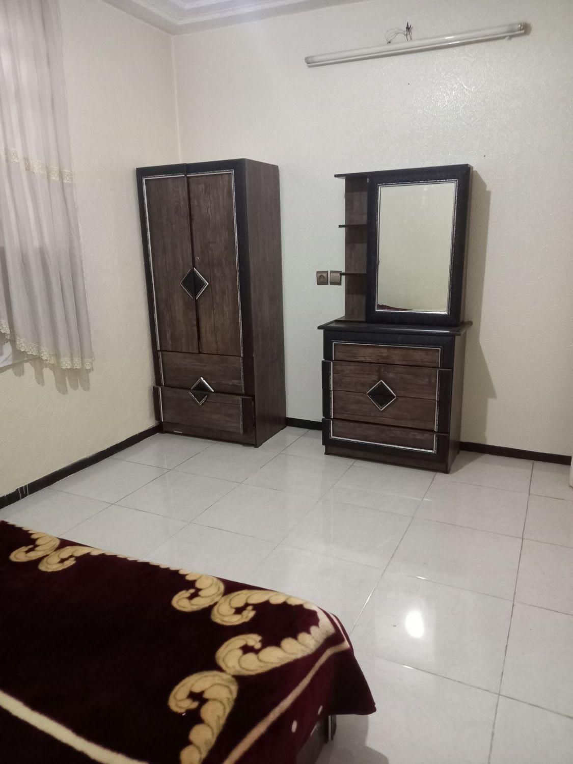 امکانات تکمیل میباشد اطرافش بازارچه و سوپری و ...|اجارهٔ کوتاه‌مدت آپارتمان و سوئیت|شاهین‌شهر, شهرک گلدیس|دیوار