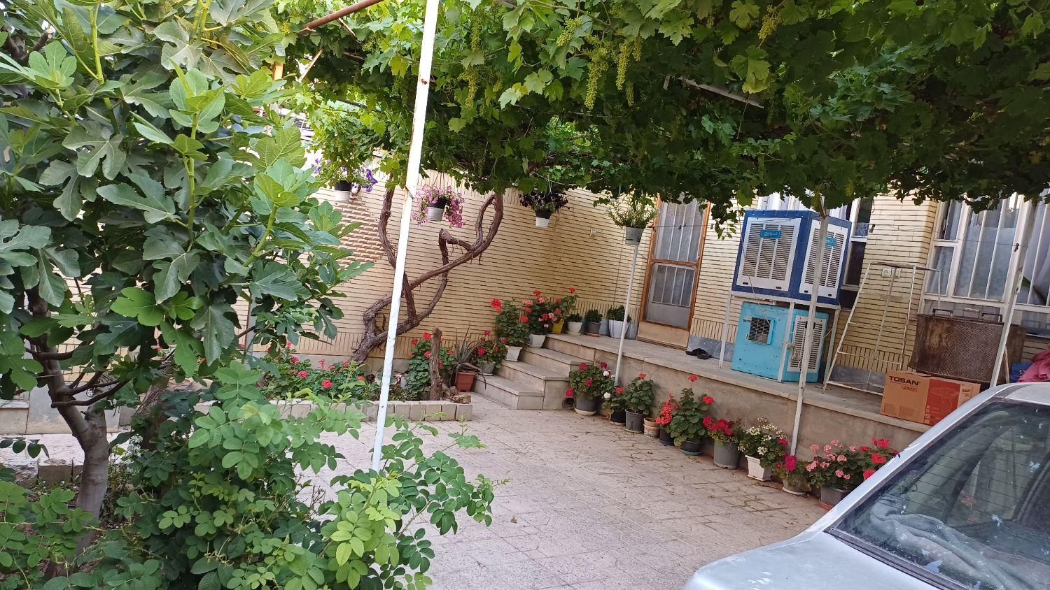 سوییت مبله حیاطدار در شهرکردو پارکینگ روباز|اجارهٔ کوتاه‌مدت آپارتمان و سوئیت|شهرکرد, |دیوار