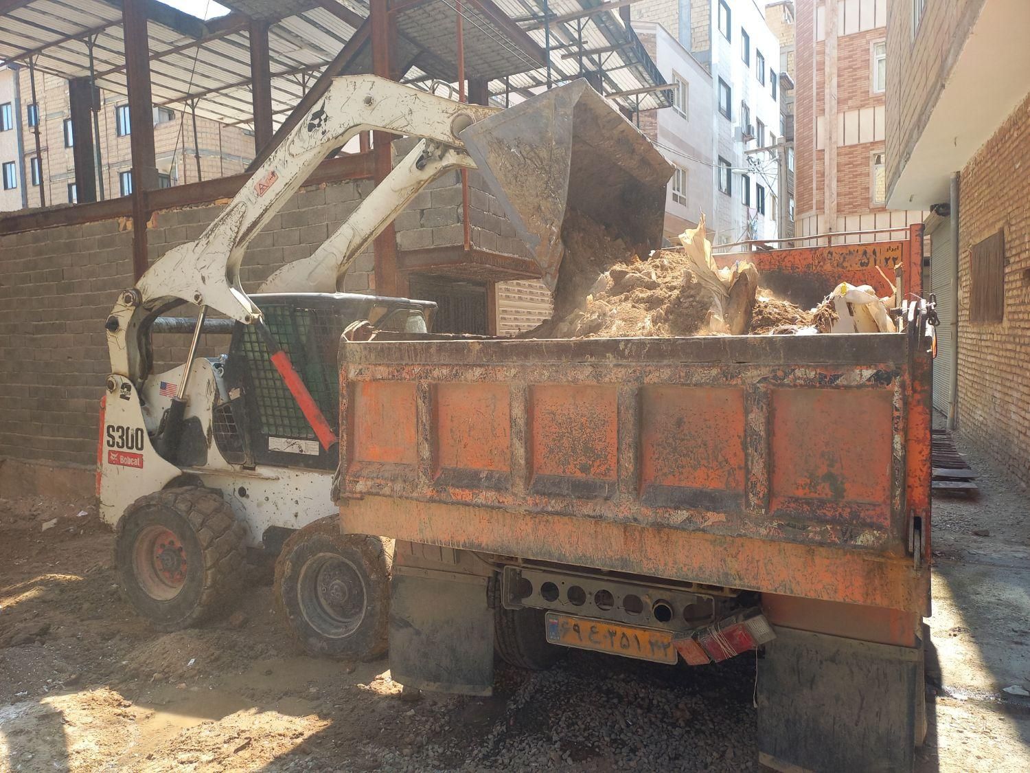 حمل نخاله باکارگر وبابکت وتهیه مصالح ساختمانی|خدمات حمل و نقل|شهریار, شهرک نماز (دینار آباد)|دیوار