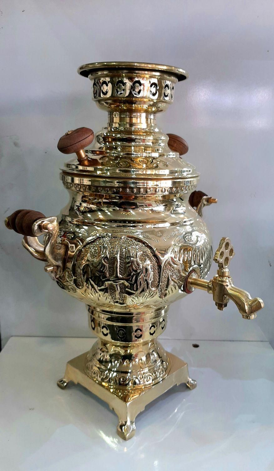 سماور زغالی طلایی قصر سوگا|سماور، چایساز، قهوهساز|مشهد, هنرور|دیوار