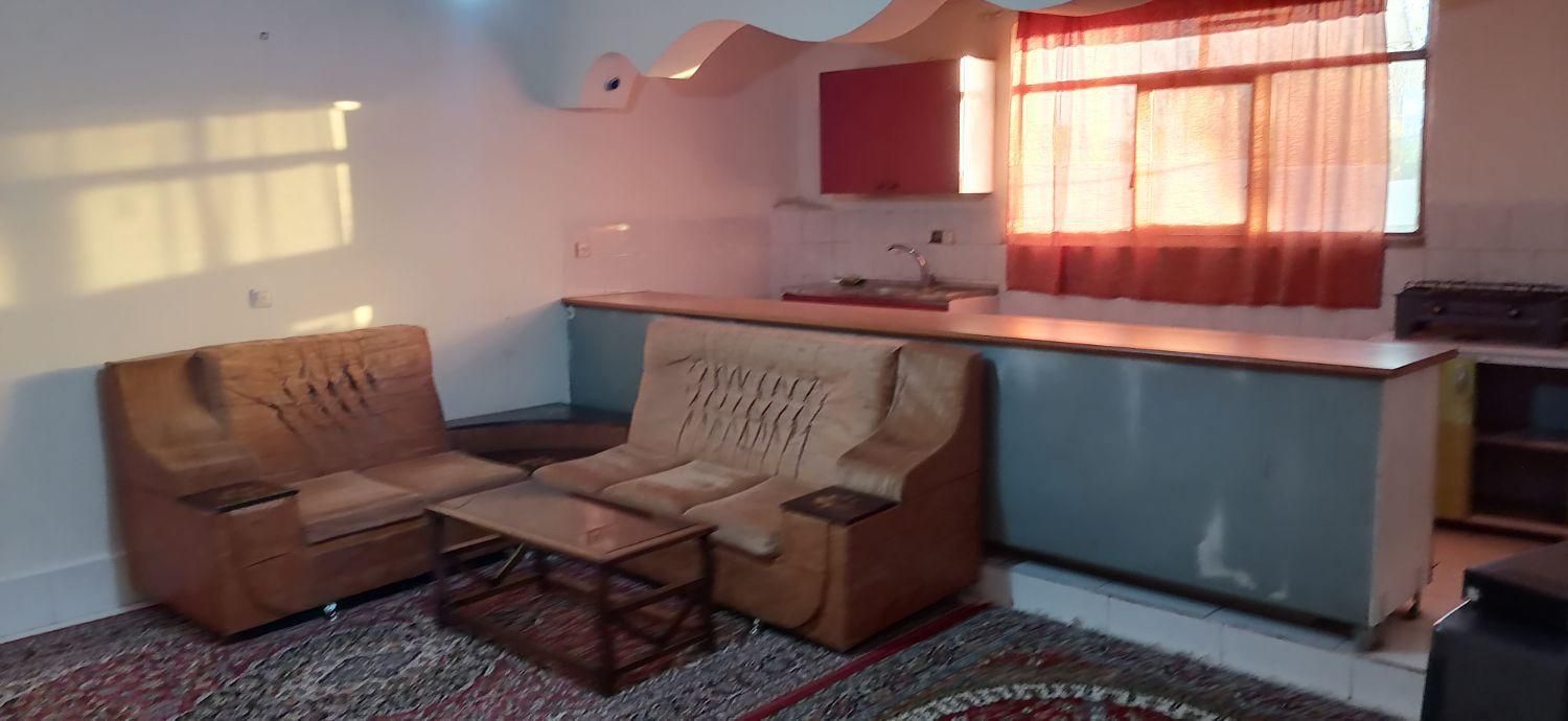 آپارتمان مبله با پارکینگ مرکز شهر|اجارهٔ کوتاه‌مدت آپارتمان و سوئیت|کرمان, |دیوار