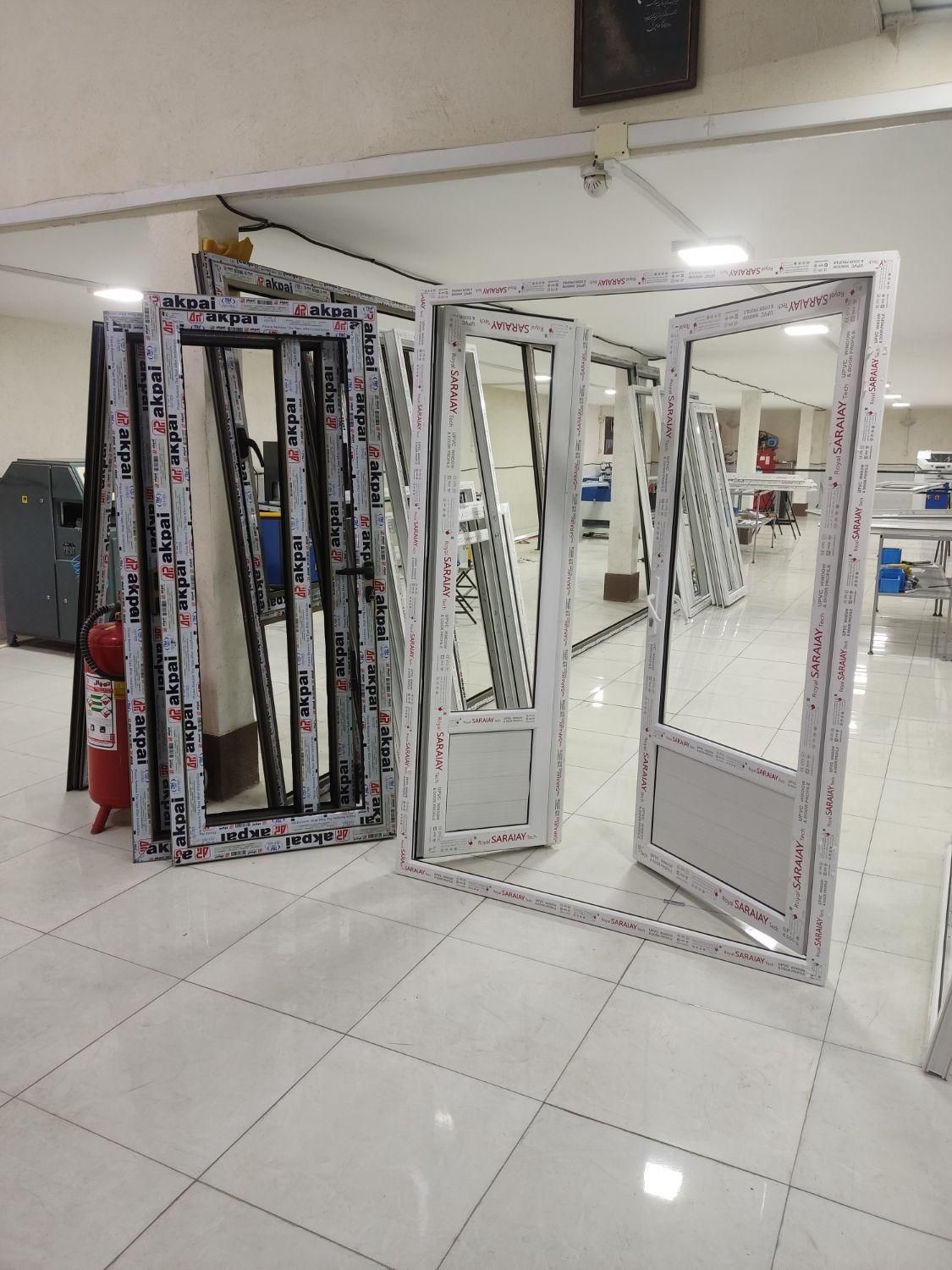 تعمیردرب وپنجره دوجداره وتک جداره کاملاتخصصی|خدمات پیشه و مهارت|شیراز, شهرک سراج|دیوار