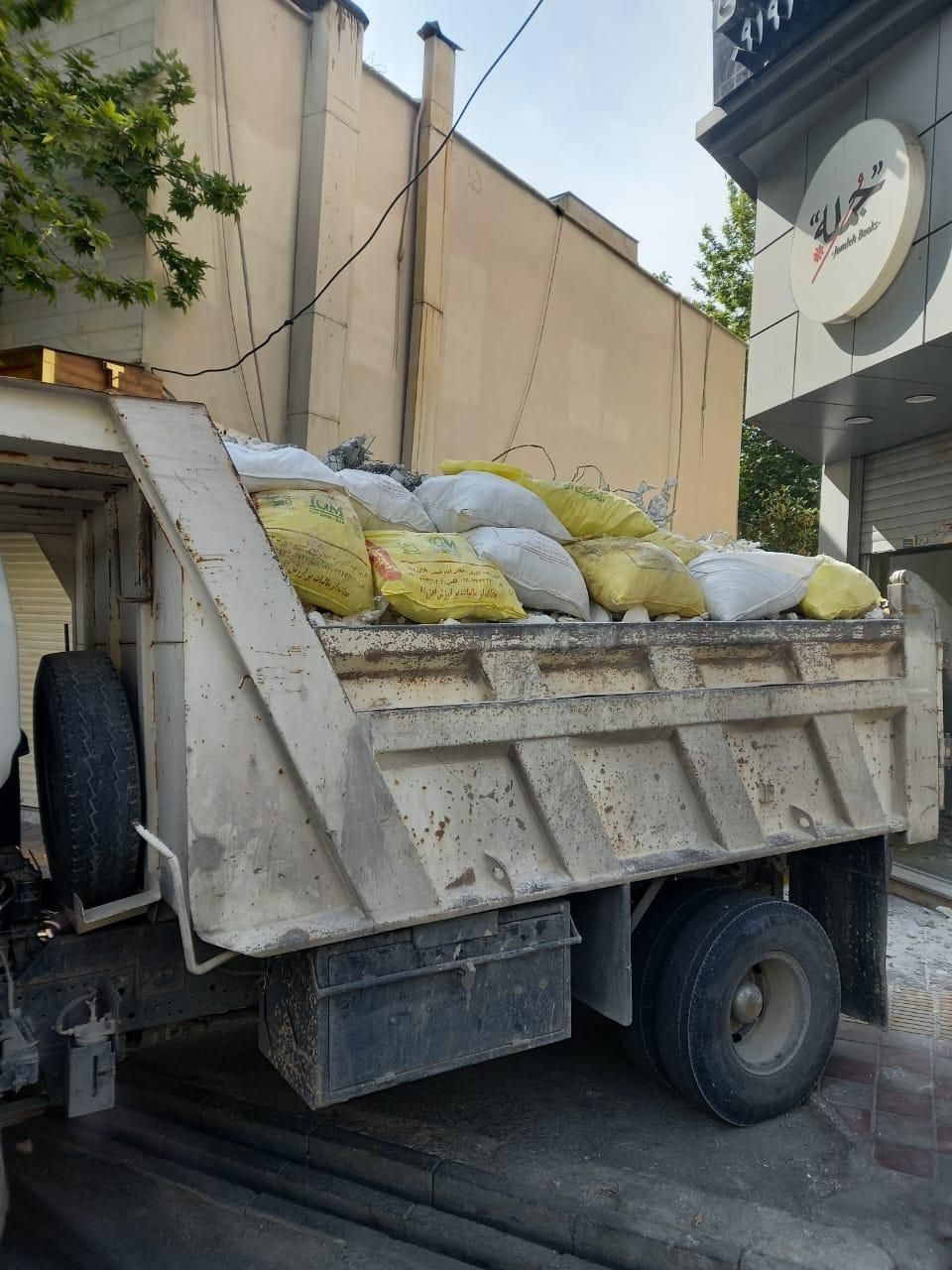 حمل نخاله و خاکبرداری با خاور ،ایسوزو ،بادسان|خدمات حمل و نقل|تهران, پاسداران|دیوار