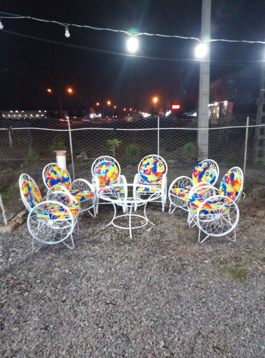 میز و صندلی فرفروژه حیاط. امیران|صندلی و نیمکت|رشت, حومه رشت|دیوار