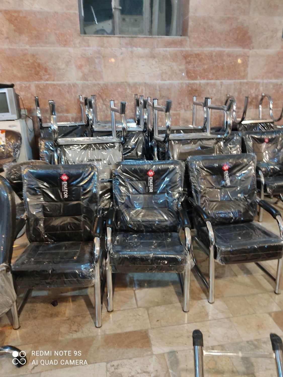 صندلی ،ارباب رجوع|دفتر کار|مشهد, طلاب|دیوار