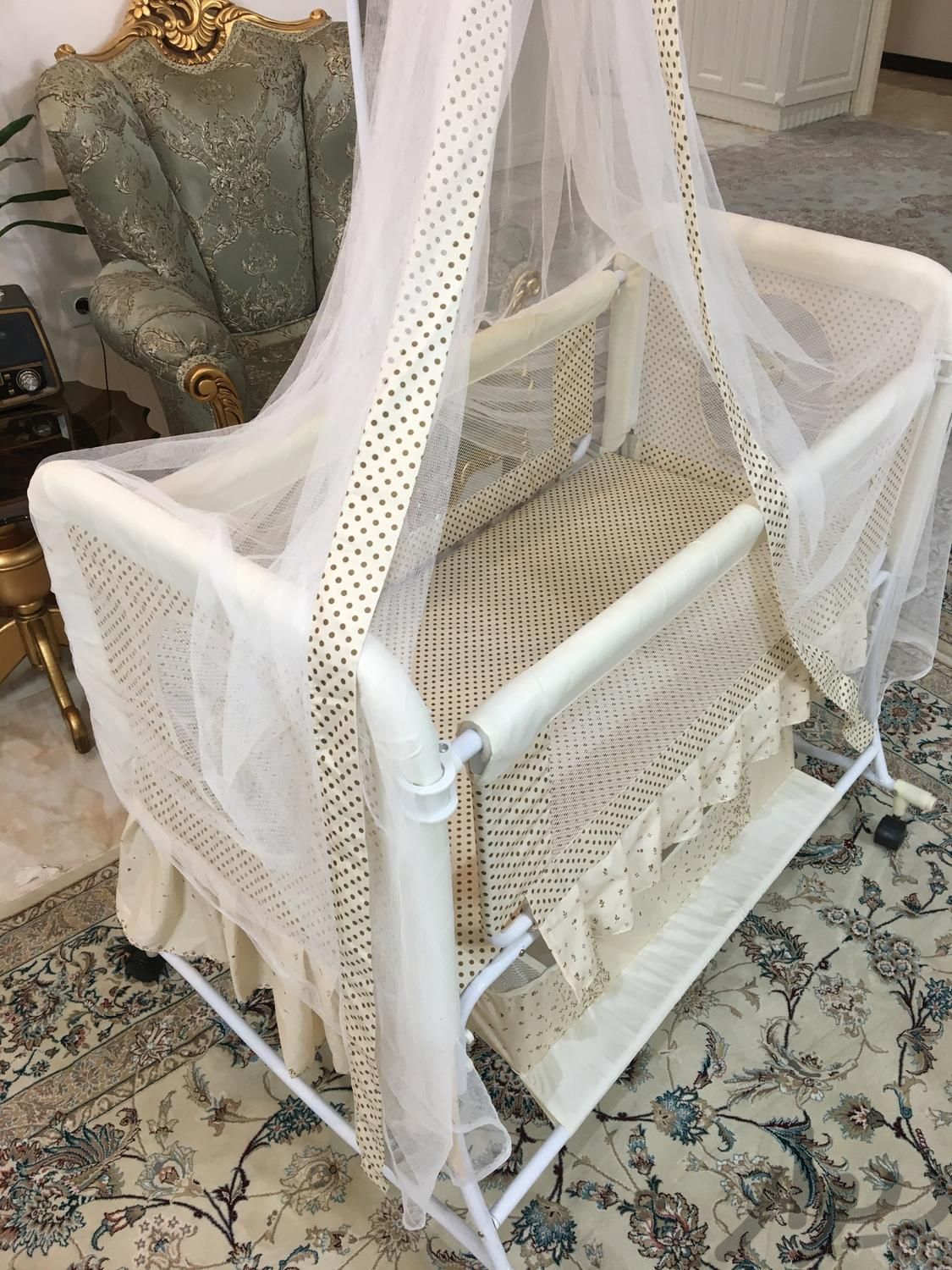 تخت و گهواره نوزاد|تخت و صندلی بچه|ساوه, |دیوار