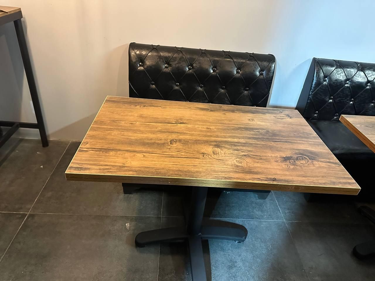 میز صندلی مبل رستورانی گیم نت کافه گیم پشت چستر|کافیشاپ و رستوران|تهران, یافتآباد|دیوار