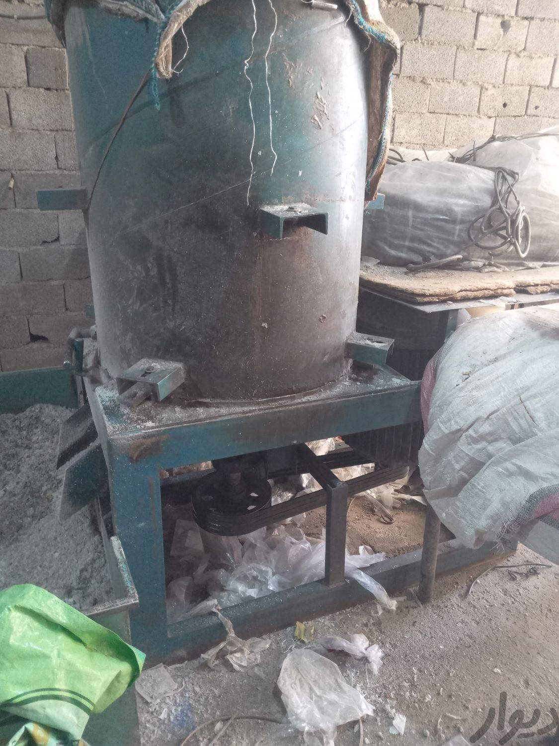 یک دستگاه مناسب کندر سنگین کن نایلون گونی پلاستیک|ماشینآلات صنعتی|رشت, سعدی (تختی)|دیوار