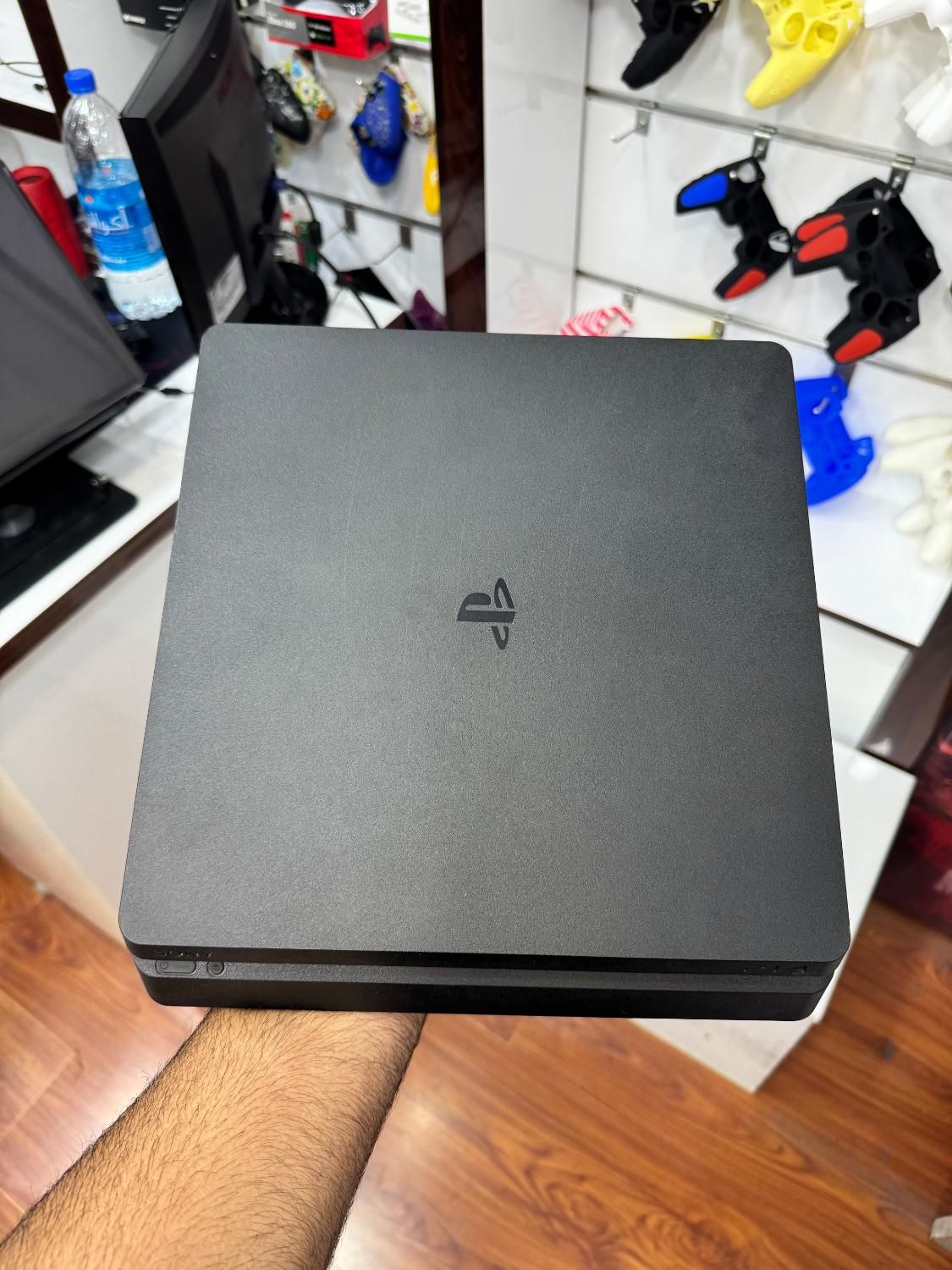 Ps4 slim 1tb ۲ دسته در حد نو|کنسول، بازی ویدئویی و آنلاین|تهران, صادقیه|دیوار