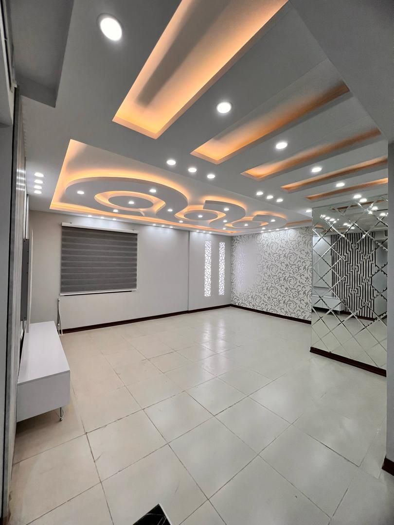 ۹۴متر دو خوابه/سالن پذیرایی بزرگ/جنب داروخانه|فروش آپارتمان|پرند, |دیوار