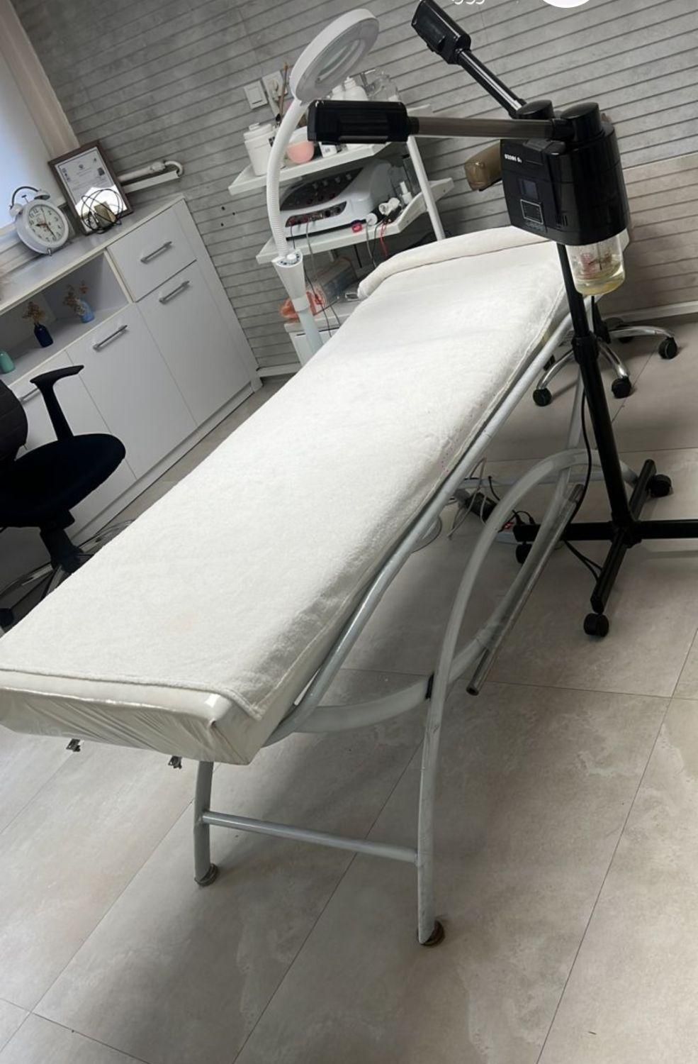 تخت معاینه برای پاکسازی طرح لیزر مدل ماساژ|آرایشی، بهداشتی، درمانی|تهران, صادقیه|دیوار