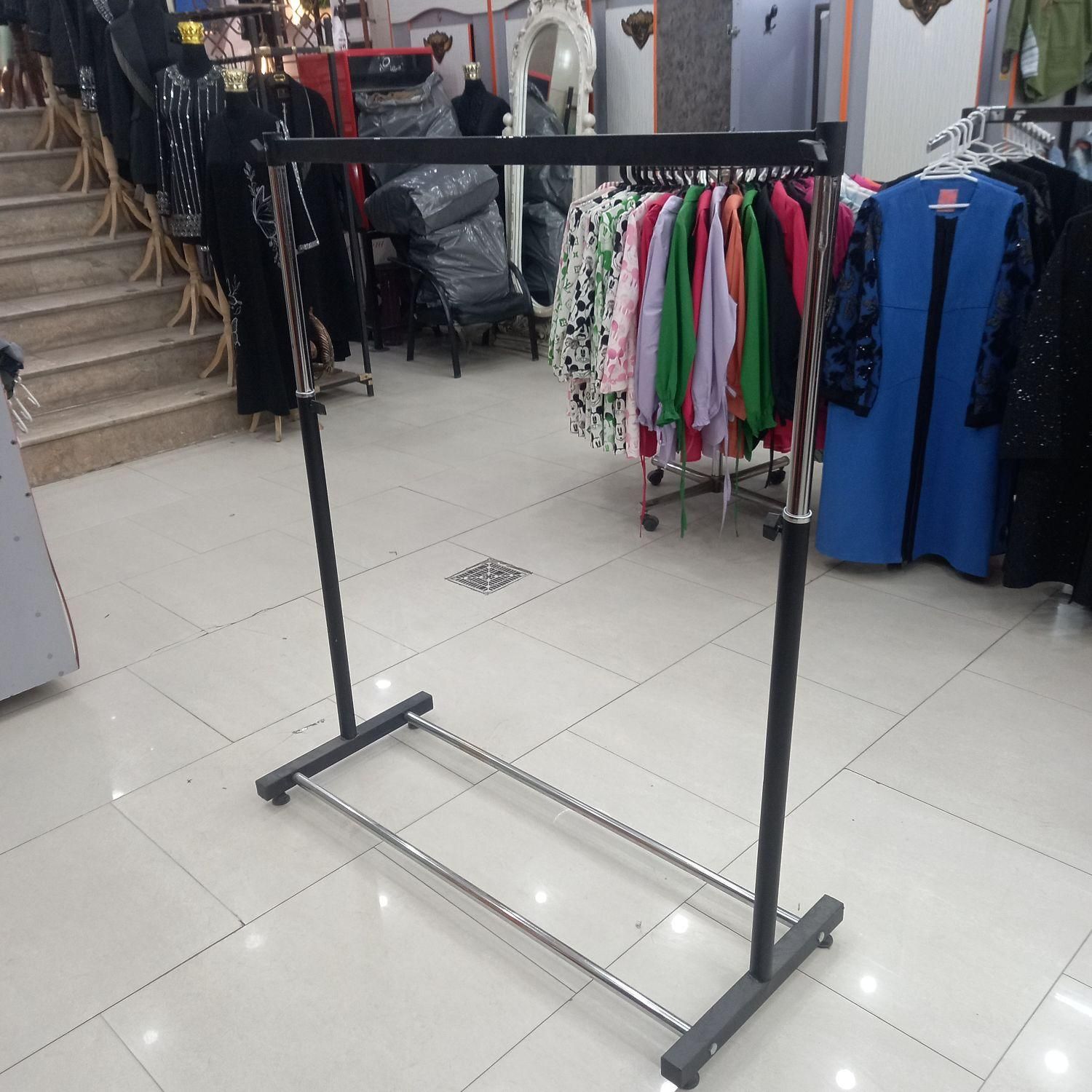 رگال|بندرخت و رخت‌آویز|کرج, حصارک|دیوار