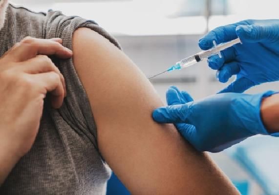 خدمات تخصصی پرستاری در منزل و محل کار شما|خدمات آرایشگری و زیبایی|اصفهان, باغ زرشک|دیوار