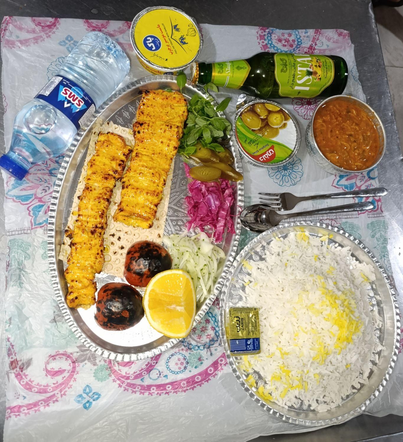 تهیه غذا و غذای آماده کلبه کباب بهاران(پیک رایگان)|خدمات پذیرایی، مراسم|سنندج, |دیوار