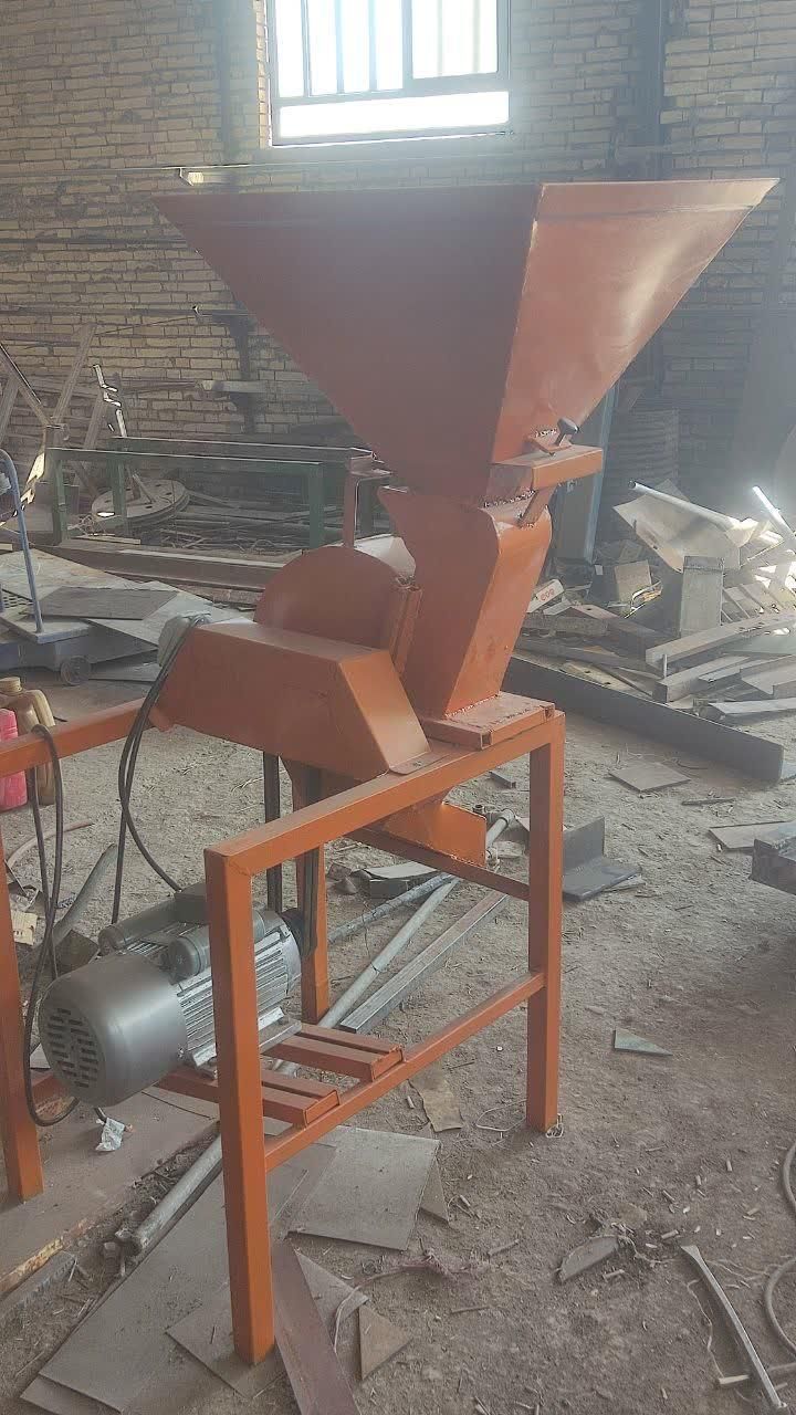 آسیاب صنعتی مخصوص جو گندم ذرت نان خشک تک فاز|ماشین‌آلات صنعتی|تفت, |دیوار