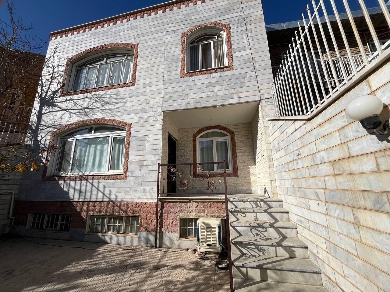 اجاره کوتاه مدت ویلا در بالاشهر(شهرک سعدی)|اجارهٔ کوتاه‌مدت آپارتمان و سوئیت|سنندج, |دیوار